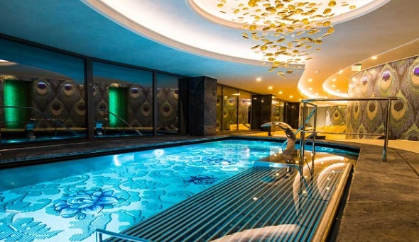 Welness v King's Resort nabízí bazén, parní lázně, saunu i relaxační masáže